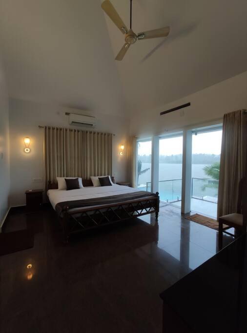 Riveria Portico - River Side 6 Bedroom Private Pool Bungalow North Paravur Eksteriør billede
