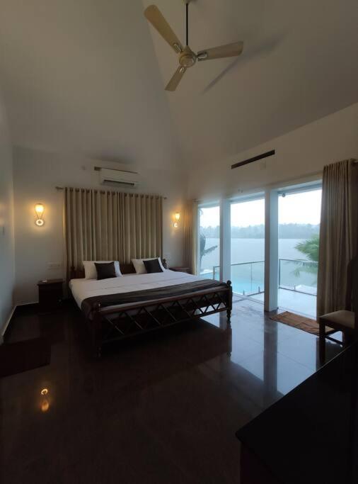 Riveria Portico - River Side 6 Bedroom Private Pool Bungalow North Paravur Eksteriør billede